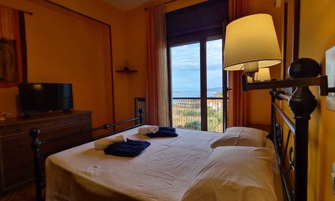 Tropea Apartment | Tropea Holiday Home : amazing terrace view and Parcking