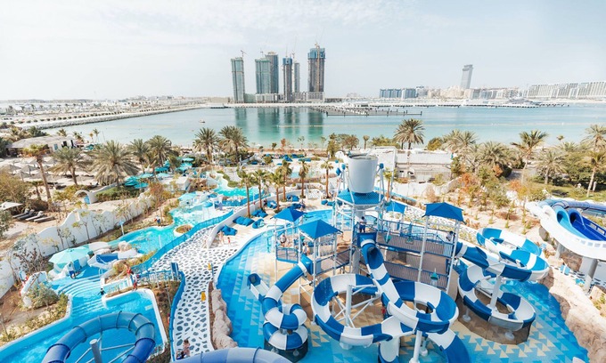 Dubai Marina Hostel | Urban Panda Hostel JBR Dubai