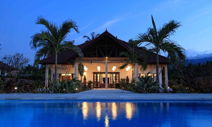 Gerokgak Villa | Villa Bima Sena- Luxury Beachfront Villa with Private Pool, Chef & Staff (2-6 p)