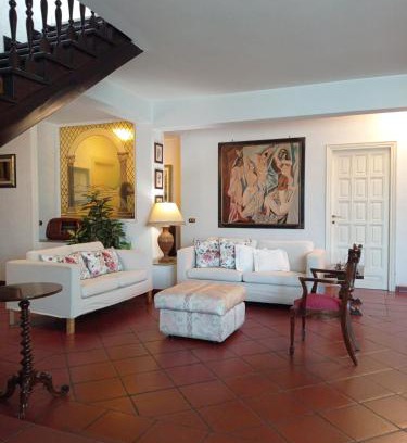 Borghesiana House | Villa Civetta tra Roma e i Castelli Romani