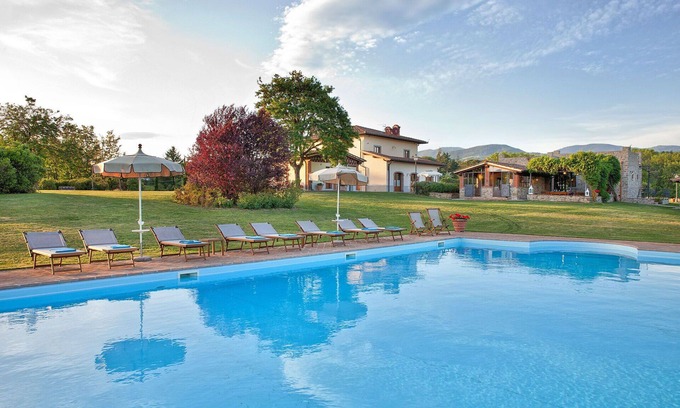 Porrena Villa | Wonderful private villa with private pool, WIFI, TV, patio, pets allowed and panoramic view