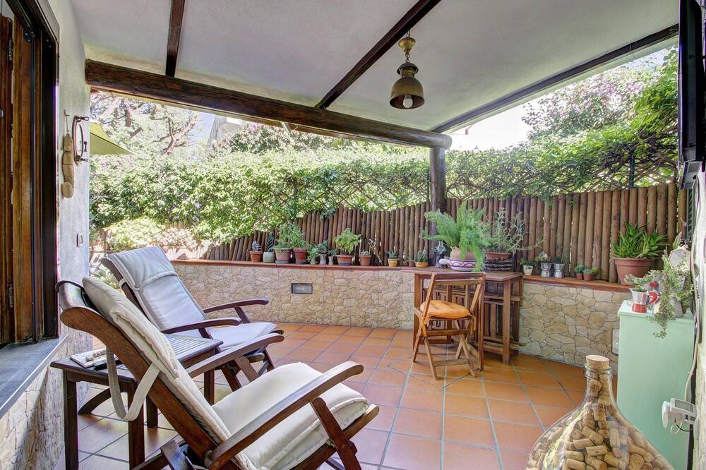 Lacco Ameno Apartment | ISCHIA Lacco Ameno Cottage, 4pax, patio, BBQ