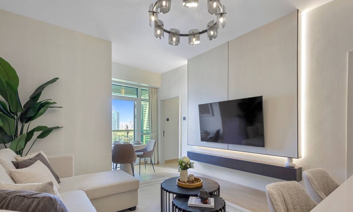 Jumeirah Lake Towers Apartment | Stylish 1 Bedroom near metro station in JLT