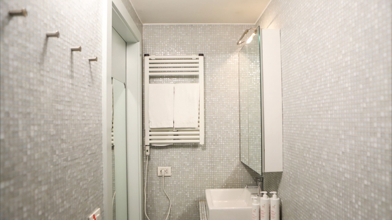 Photo of Bathroom in Naples City Centre