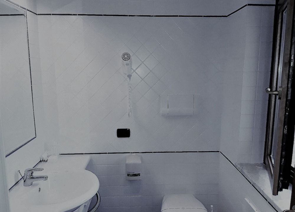 Photo of Bathroom in Amorosi