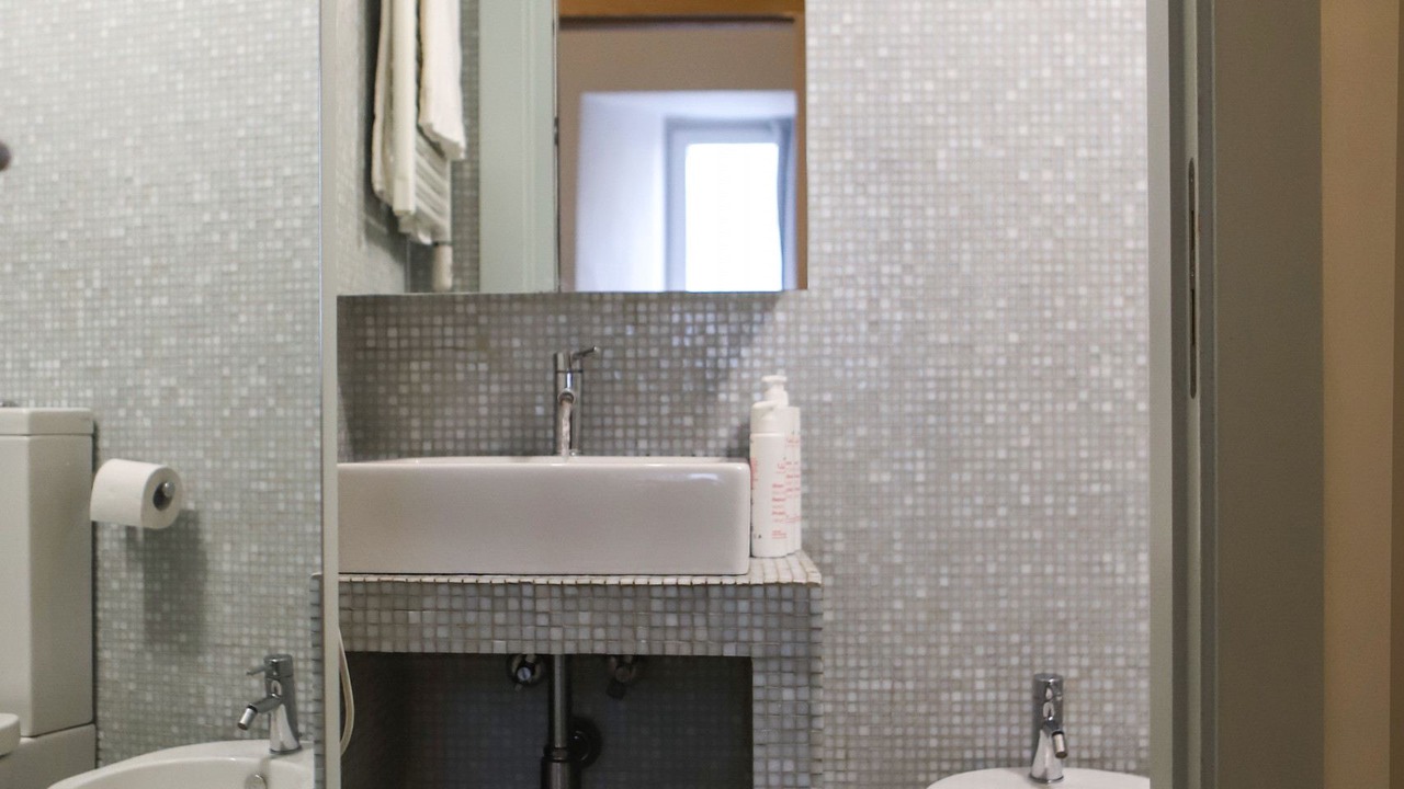 Photo of Bathroom in Naples City Centre