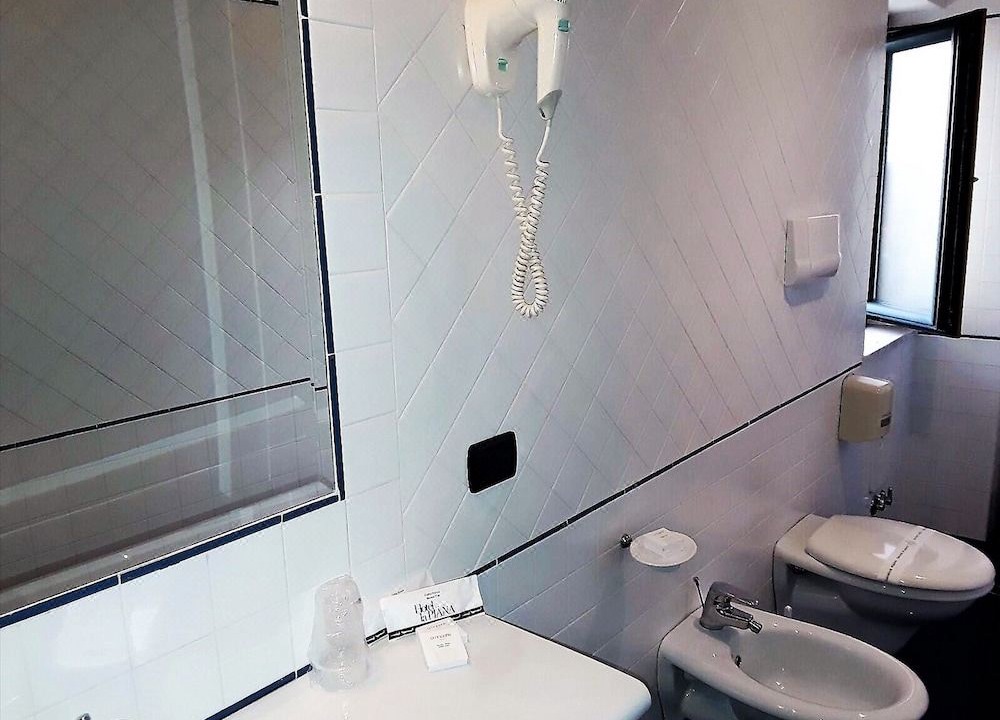 Photo of Bathroom in Amorosi