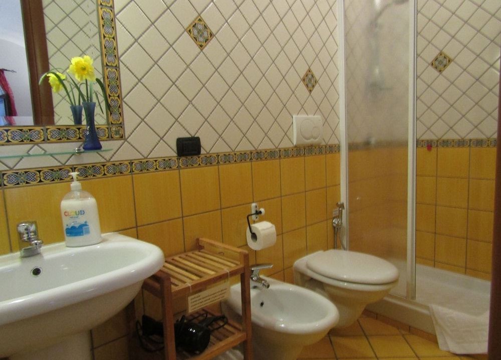 Photo of Bathroom in Campinola