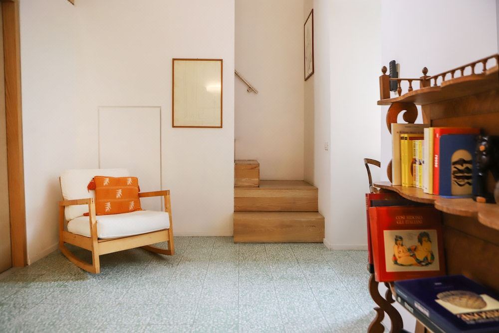 Photo of Livingroom in Naples City Centre