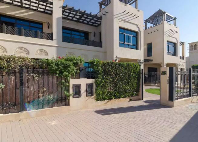 Photo of Buildings in Jumeira 3