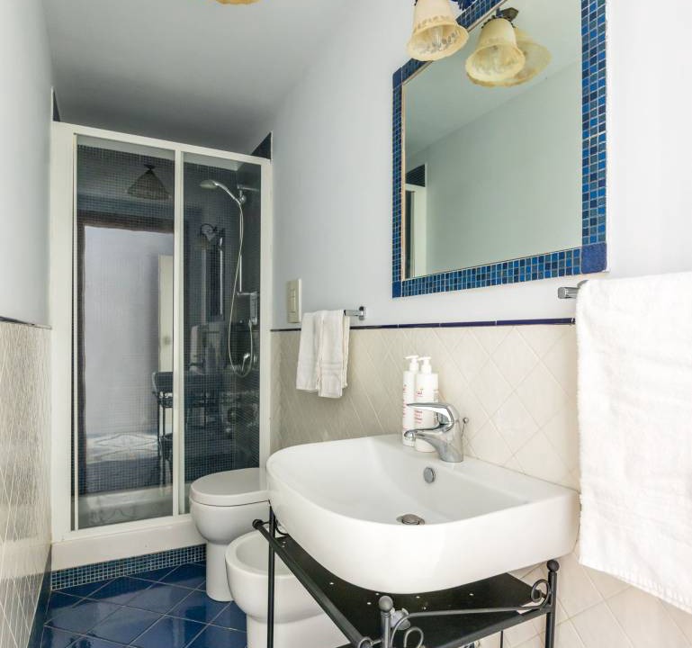 Photo of Bathroom in Quartieri Spagnoli