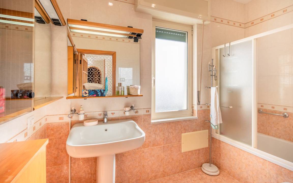 Photo of Bathroom in Naples