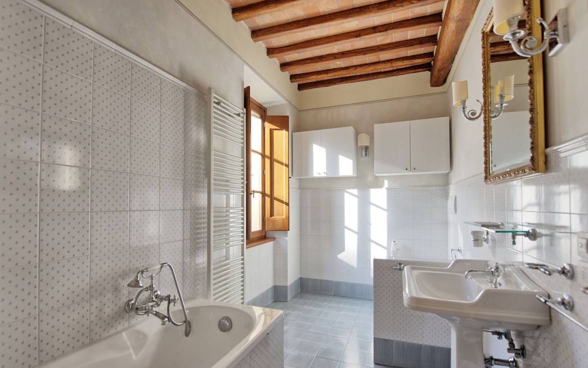 Photo of Bathroom in Cincelli