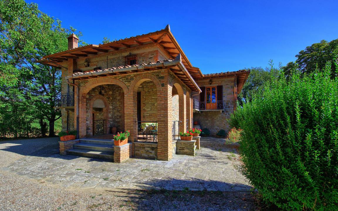 Photo of Buildings in Ambra