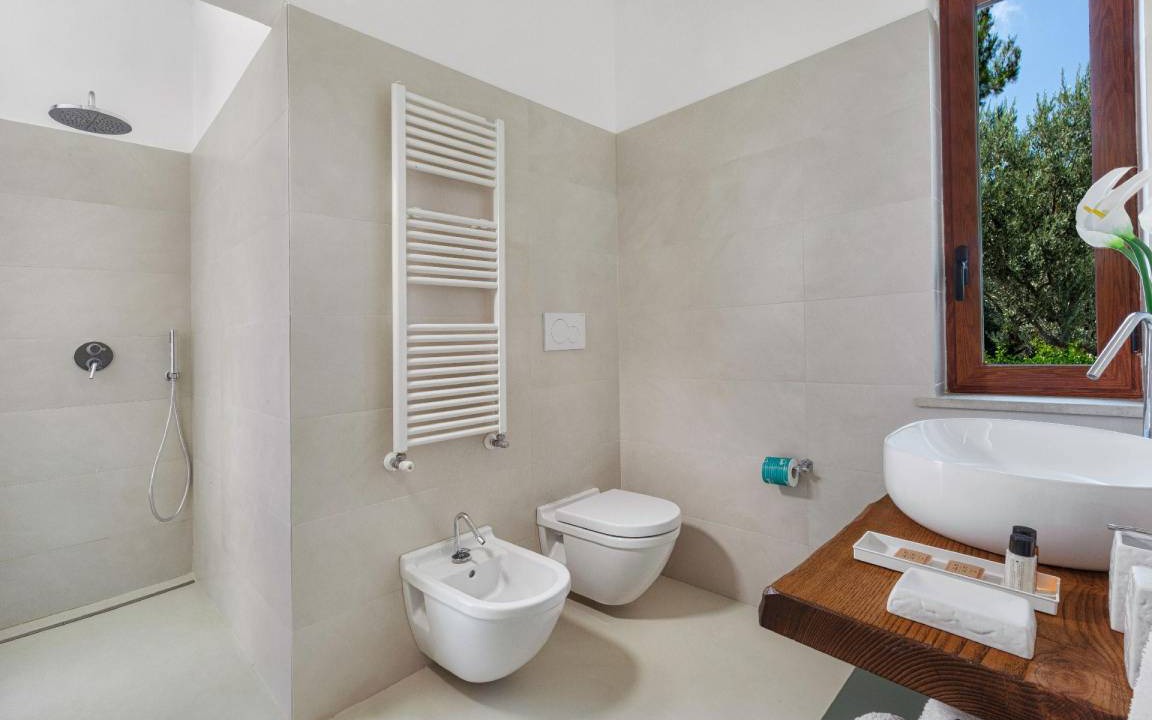 Photo of Bathroom in Sirenuse