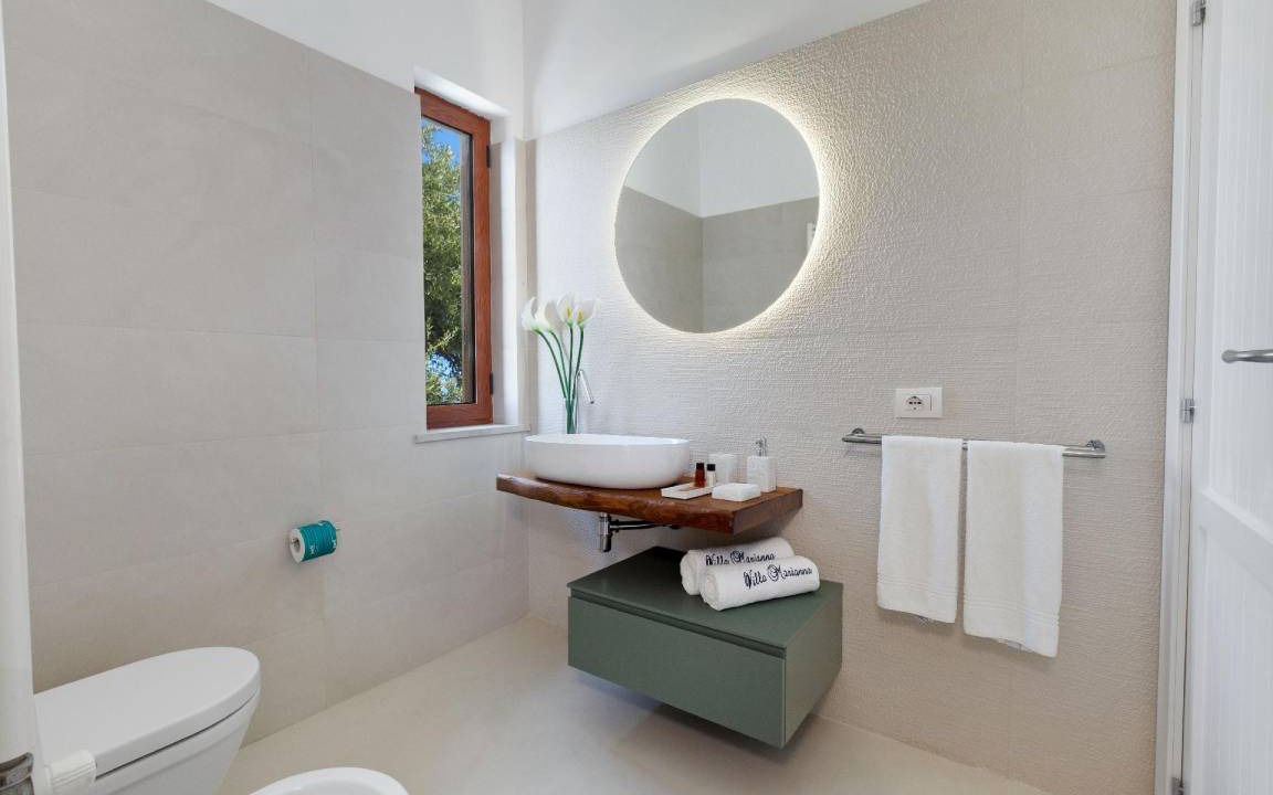 Photo of Bathroom in Sirenuse