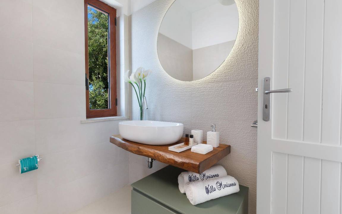Photo of Bathroom in Sirenuse