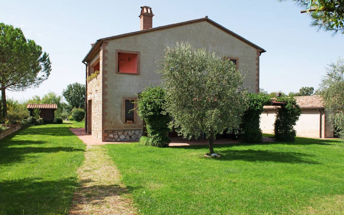 Photo of Buildings in Trevinano