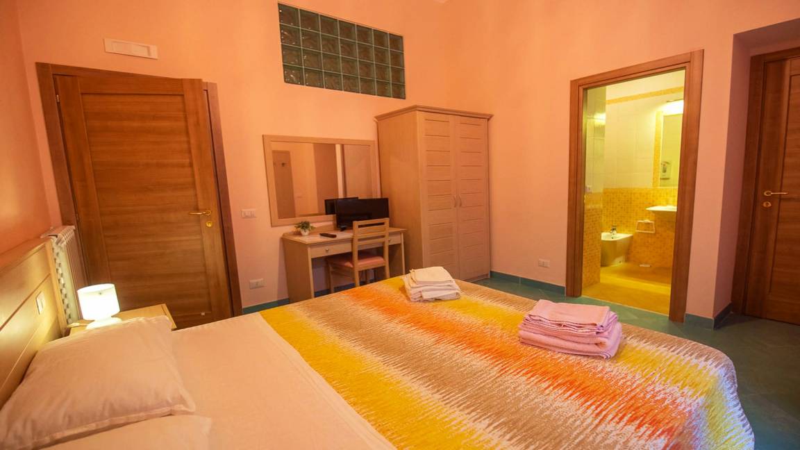Photo of Bedroom in Naples City Centre