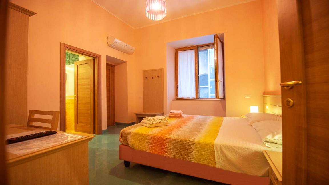 Photo of Bedroom in Naples City Centre