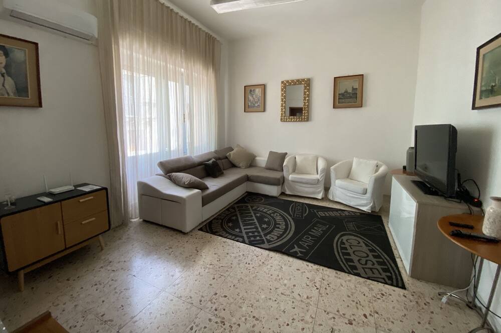 Photo of Livingroom in Palmi