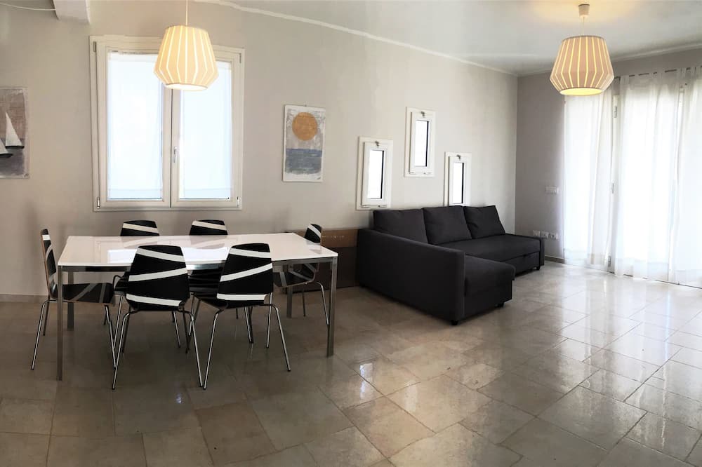 Photo of Livingroom in Case Peschiera-Lu Fraili