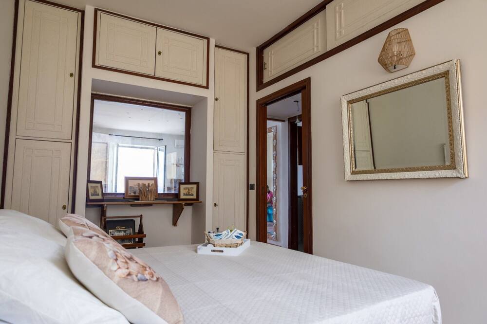 Photo of Bedroom in Pozzuoli