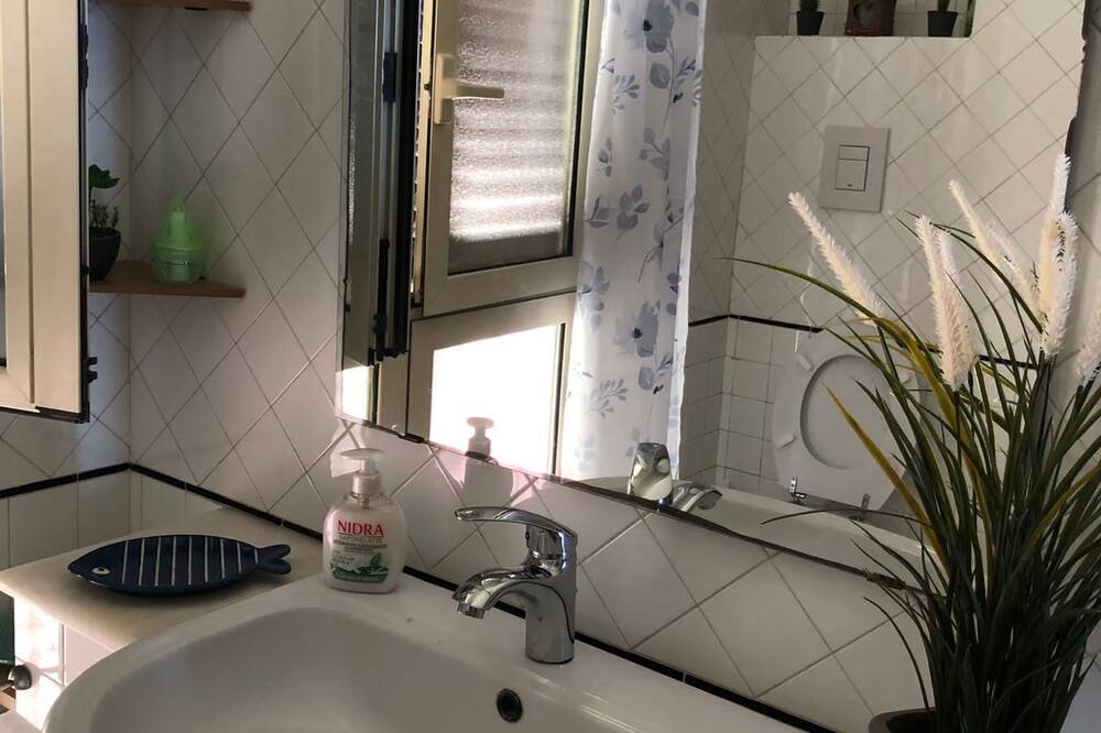Photo of Bathroom in Pozzuoli