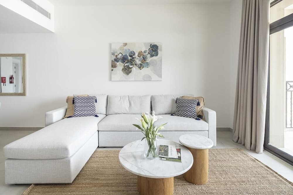 Photo of Livingroom in Umm Suqeim 3