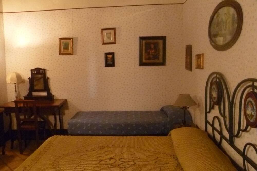 Photo of Bedroom in Alvignano