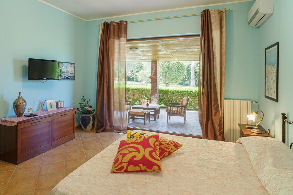 Photo of Bedroom in Montecorice