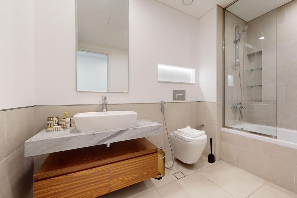 Photo of Bathroom in Umm Suqeim 3