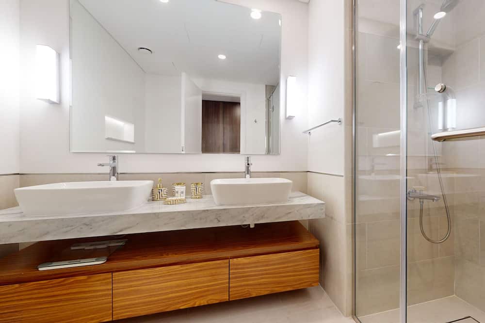Photo of Bathroom in Umm Suqeim 3