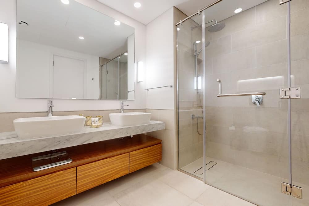 Photo of Bathroom in Umm Suqeim 3