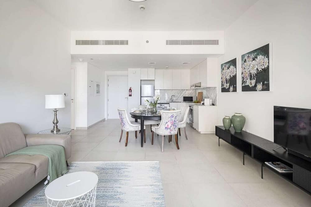 Photo of Livingroom in Umm Suqeim 3