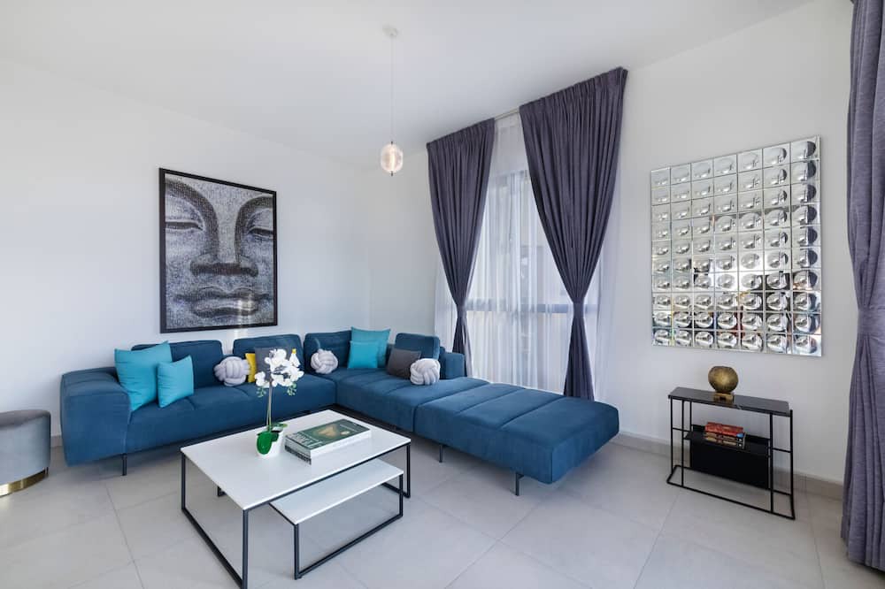 Photo of Livingroom in Umm Suqeim 3