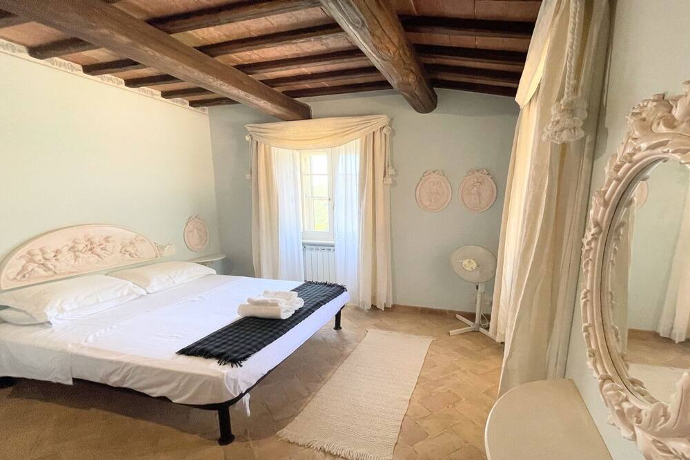 Photo of Bedroom in Colpetrazzo