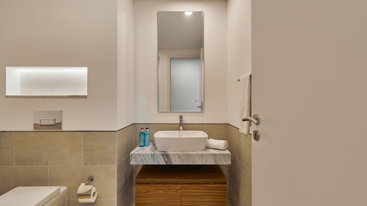 Photo of Bathroom in Umm Suqeim 3