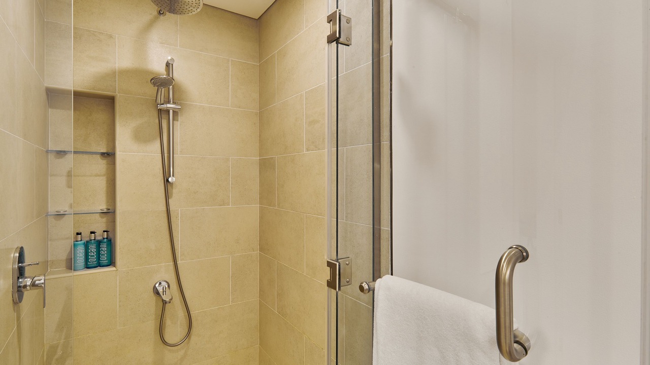 Photo of Bathroom in Umm Suqeim 3