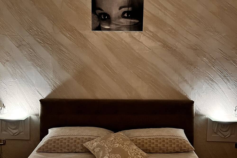 Photo of Bedroom in Mergellina