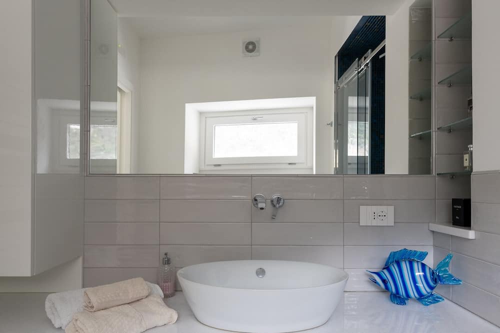 Photo of Bathroom in Chiesa Nuova