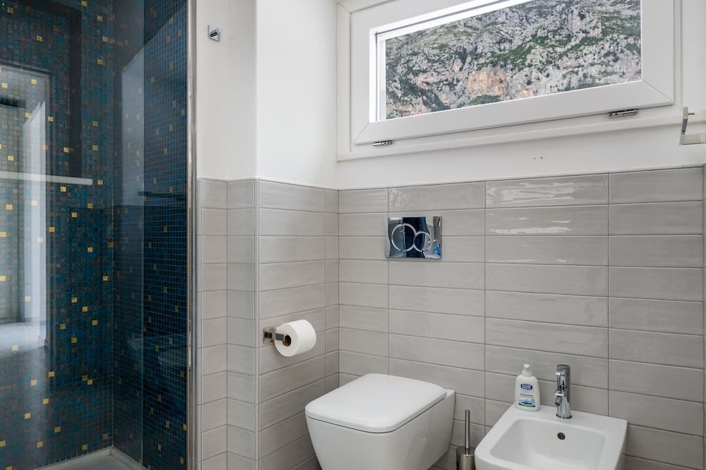 Photo of Bathroom in Chiesa Nuova