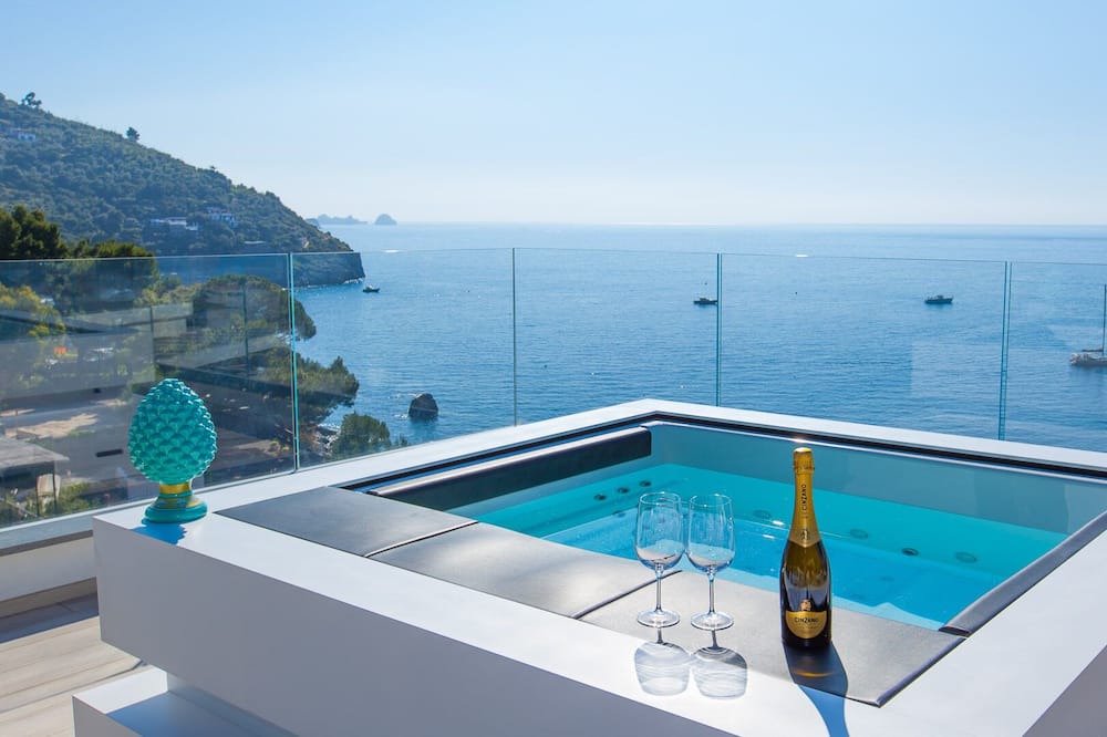 Photo of Outdoor in Sirenuse