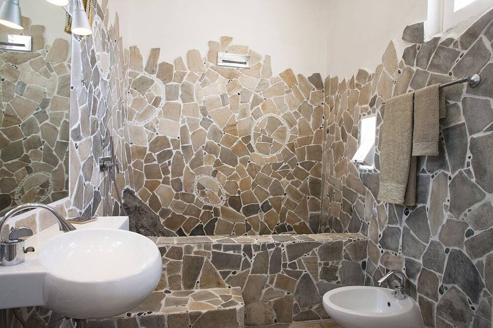 Photo of Bathroom in Aieta
