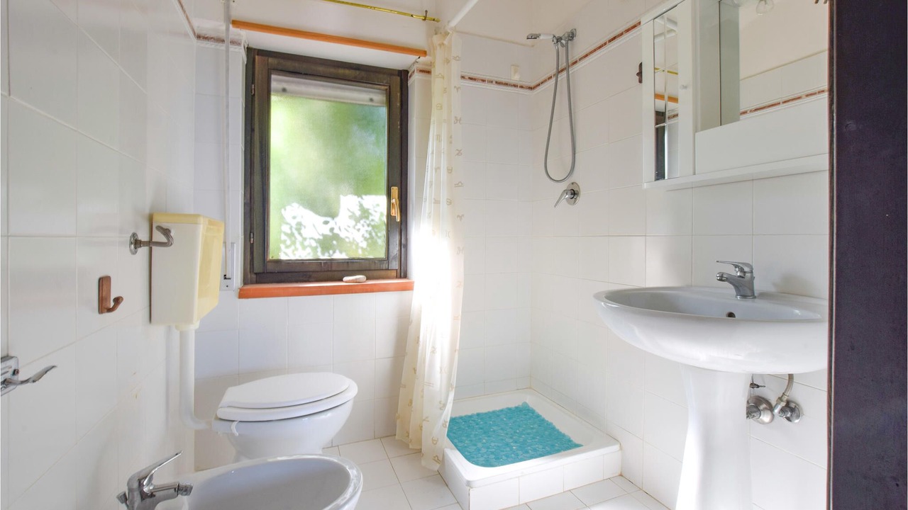 Photo of Bathroom in Roseto Capo Spulico
