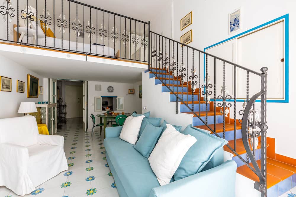 Photo of Livingroom in Pozzuoli