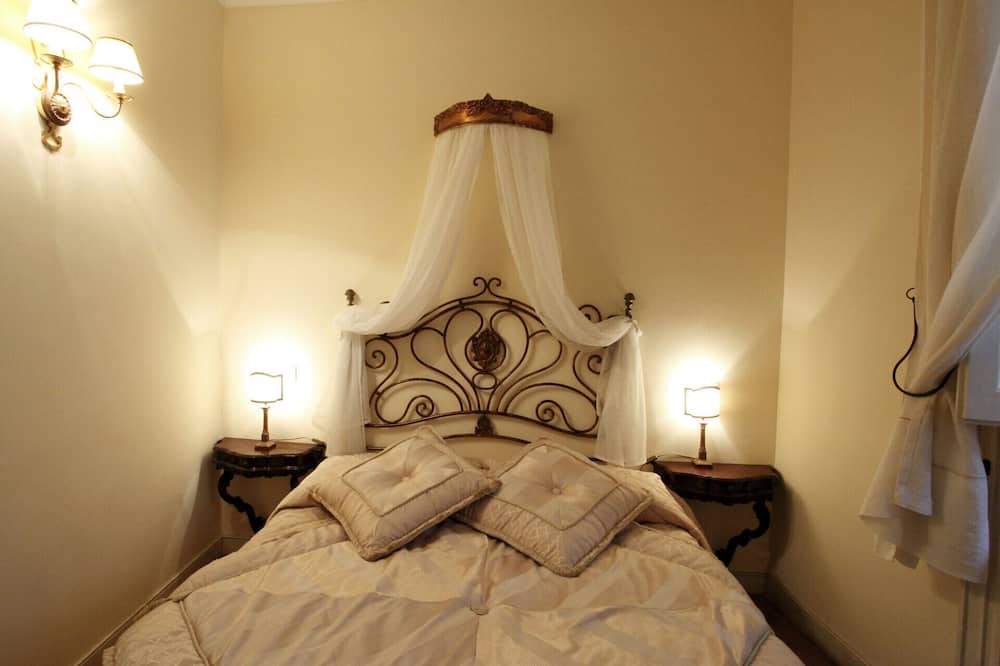 Photo of Bedroom in Vettica