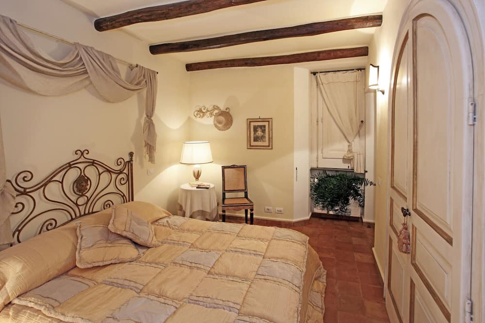 Photo of Bedroom in Vettica