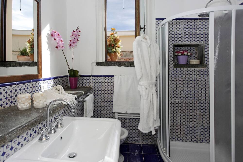 Photo of Bathroom in Vettica