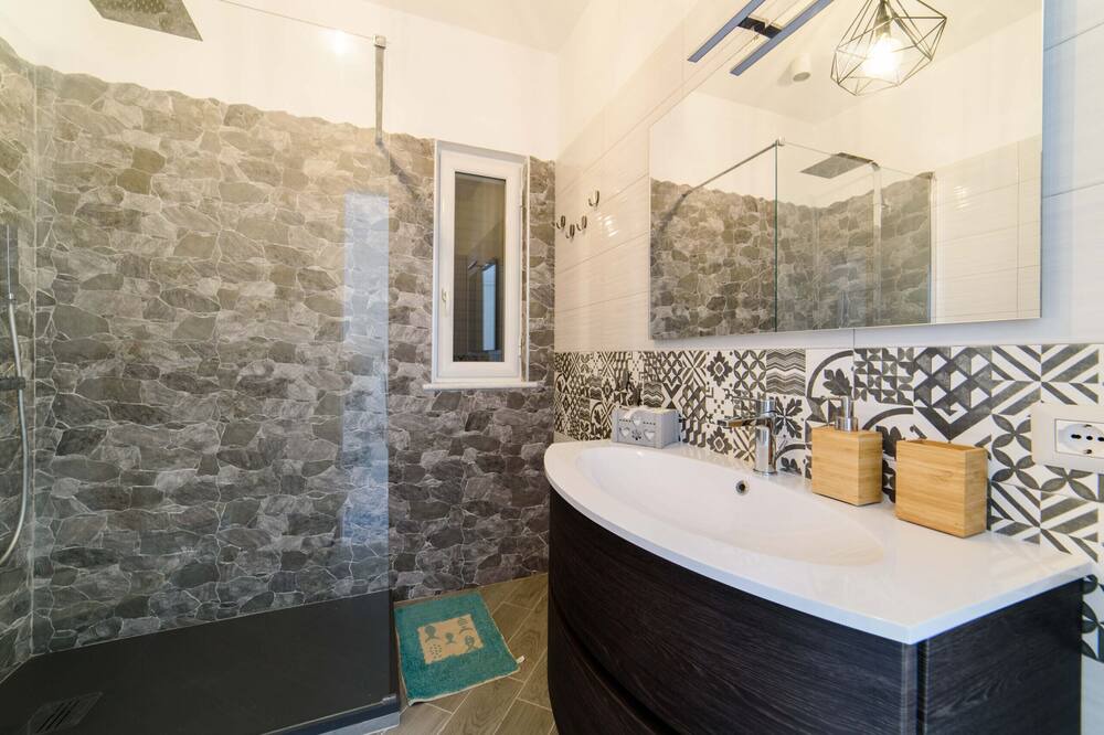 Photo of Bathroom in Casamicciola Terme